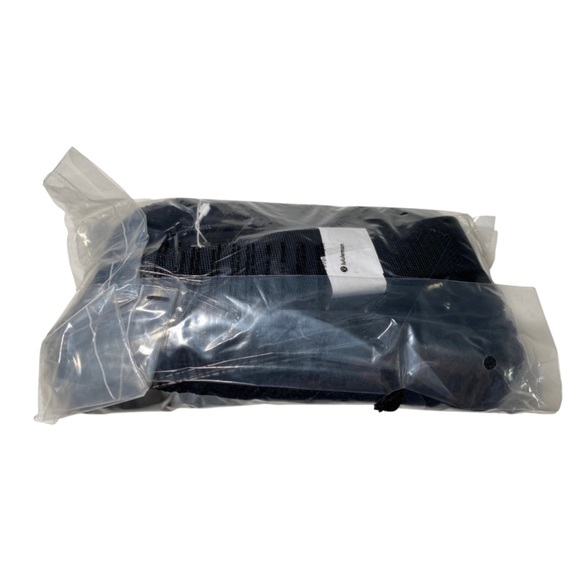 NWT RARE SOLD OUT Everywhere Fleece Belt Bag - Picture 6 of 16